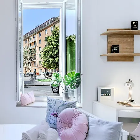 Daire Benny's Rose House