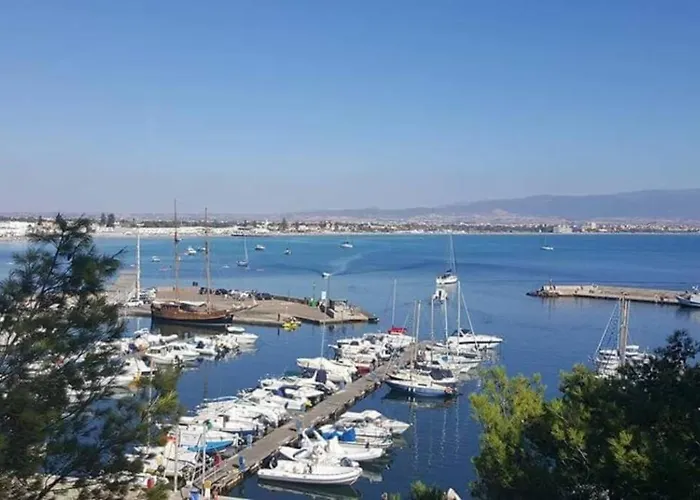 Daire Benny's Rose House *