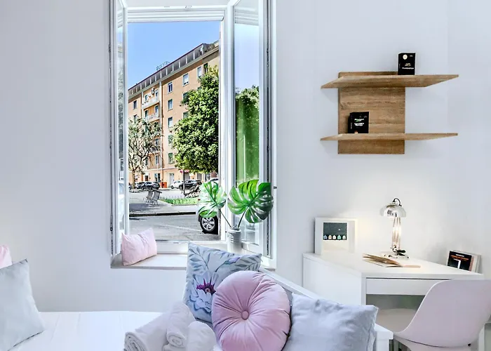 Daire Benny's Rose House