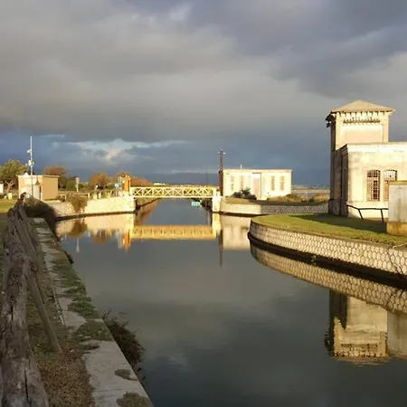 Διαμέρισμα Benny's Rose House *