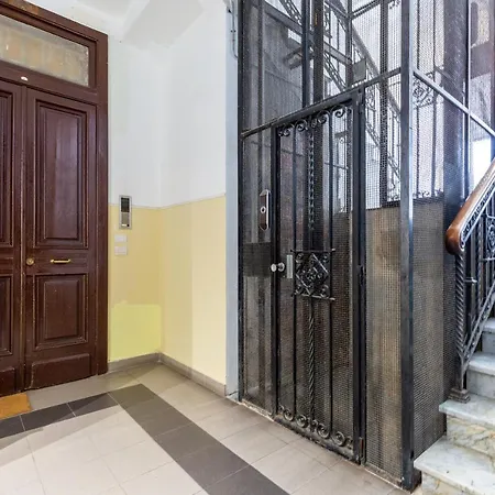 Benny's Rose House Apartmán