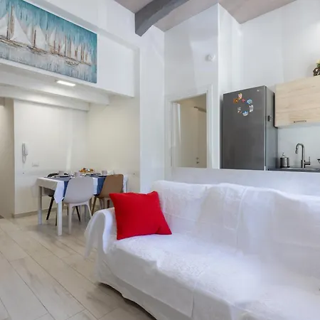 Benny's Rose House Apartment