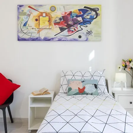 Benny's Rose House Apartment *