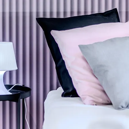 Benny's Rose House *